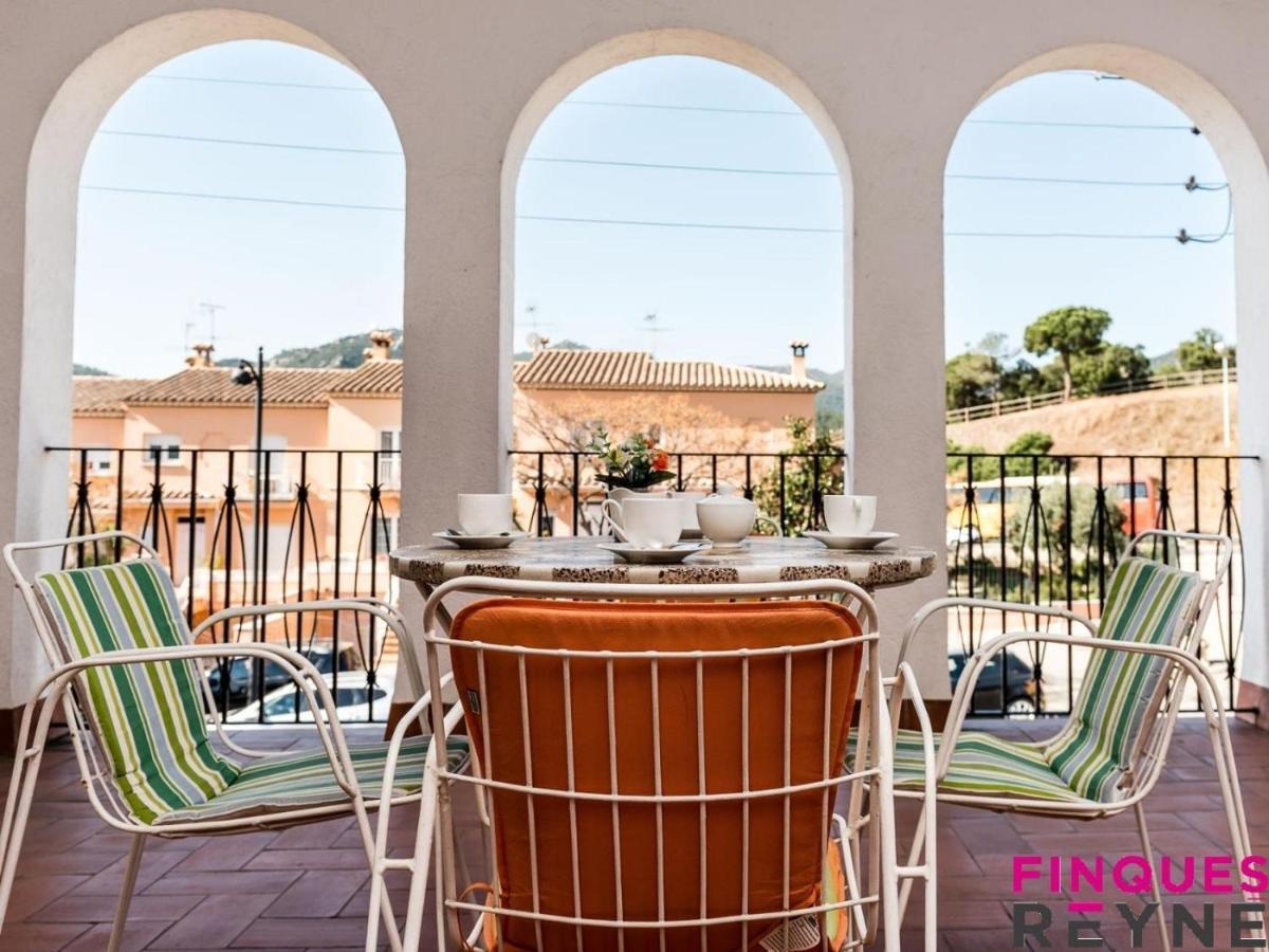 Апартаменты Casa Rita Сан-Фелиу-де-Гишольс Экстерьер фото